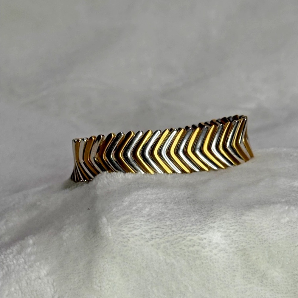 Lucky Brand Two Tone Arrow Link Bracelet